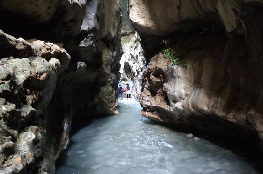 Robbers Cave - Guchhu Pani, Dehradun, Uttarakhand - Vushii.com Robbers Cave - Guchhu Pani, Dehradun, Uttarakhand - Vushii.com